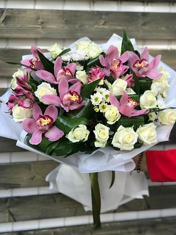 Букет цветов из: Розы и Хризантемы в Степном Ставропольский край