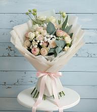 Букет цветов из:  Розы и Лизиантусы в Степном Ставропольский край