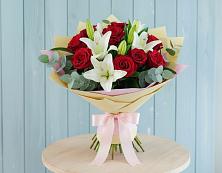 Букет цветов из:  Лилии и Розы в Степном Ставропольский край
