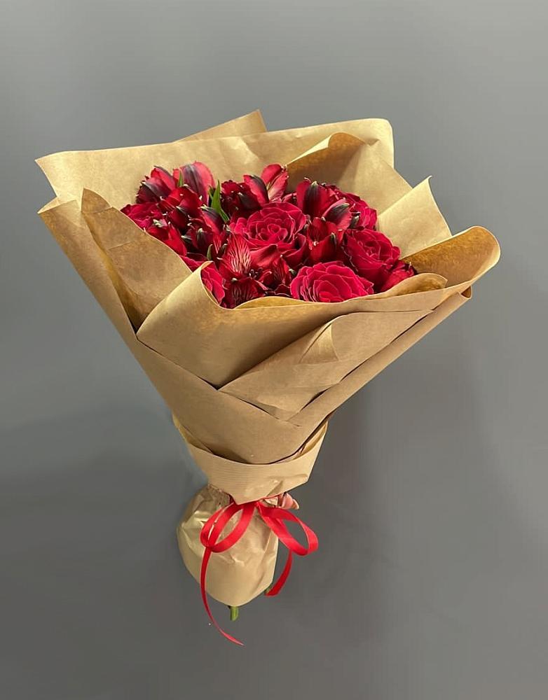 Букет цветов из: Альстромерии и Розы в Степном Ставропольский край