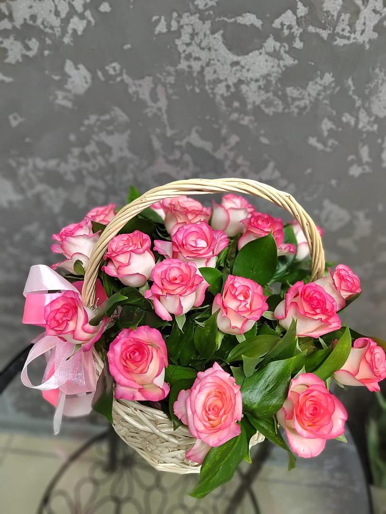 Цветочная композиция из Розы в корзине в Степном Ставропольский край