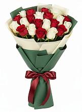 Букет Микс из красных и белых роз в Степном Ставропольский край
