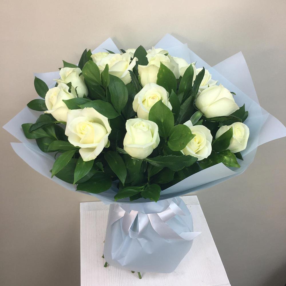 Букет 15 Белых роз Проуд в Степном Ставропольский край