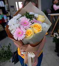 Букет цветов из:  Герберы, Розы и Хризантемы в Степном Ставропольский край