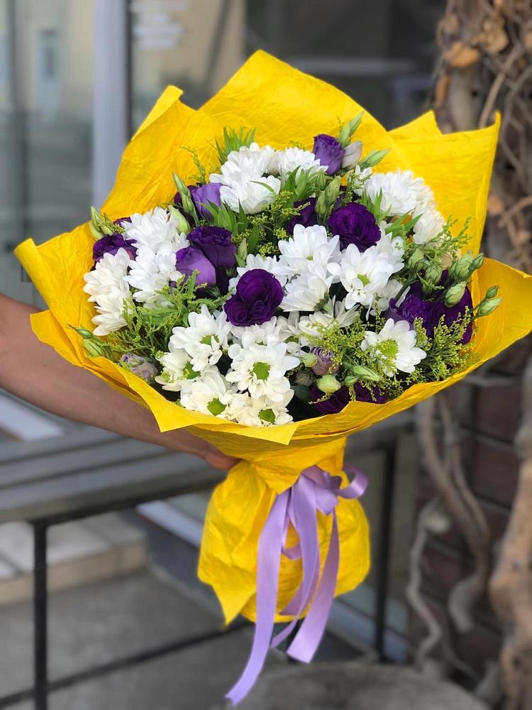 Букет цветов из: Ирисы, Хризантемы и Ромашки в Степном Ставропольский край