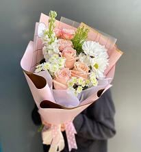 Букет цветов из:  Хризантемы и Розы в Степном Ставропольский край