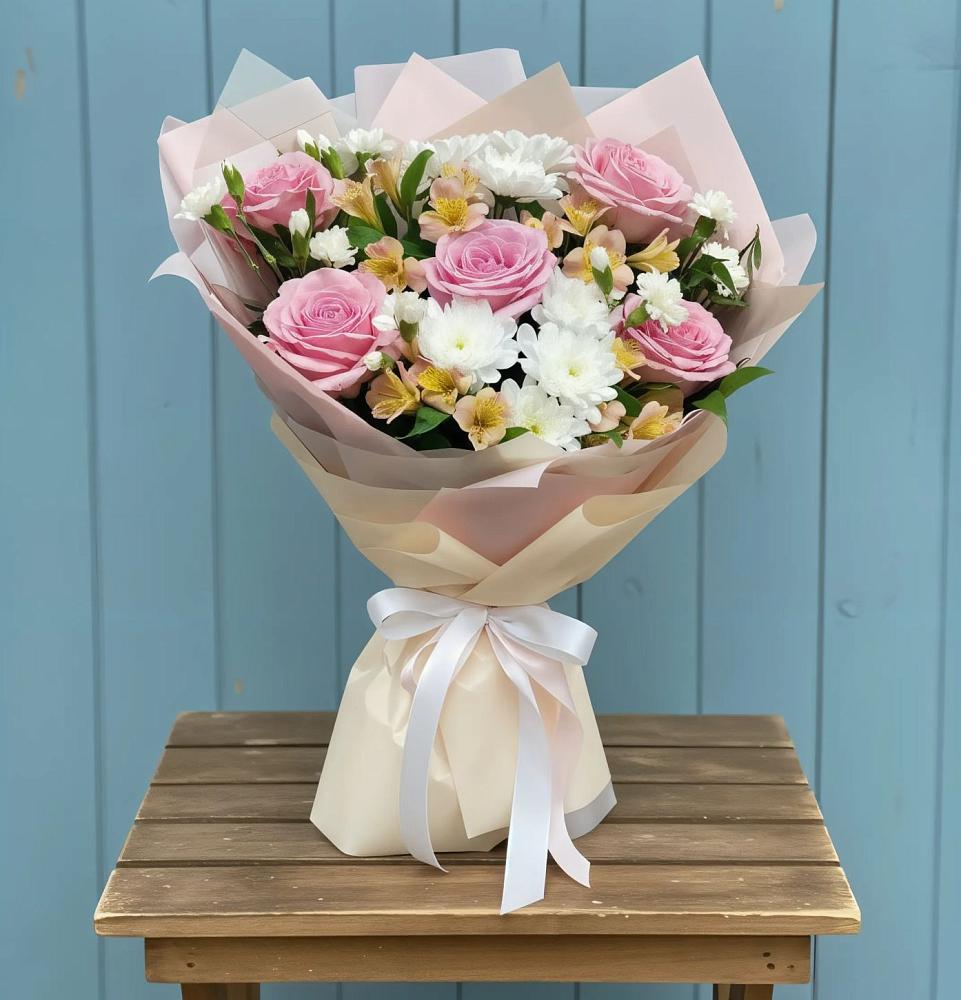 Букет цветов из: Гвоздики, Орхидеи и Розы в Степном Ставропольский край