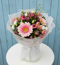 Букет цветов из:  Герберы, Альстромерии и Лизиантусы в Степном Ставропольский край