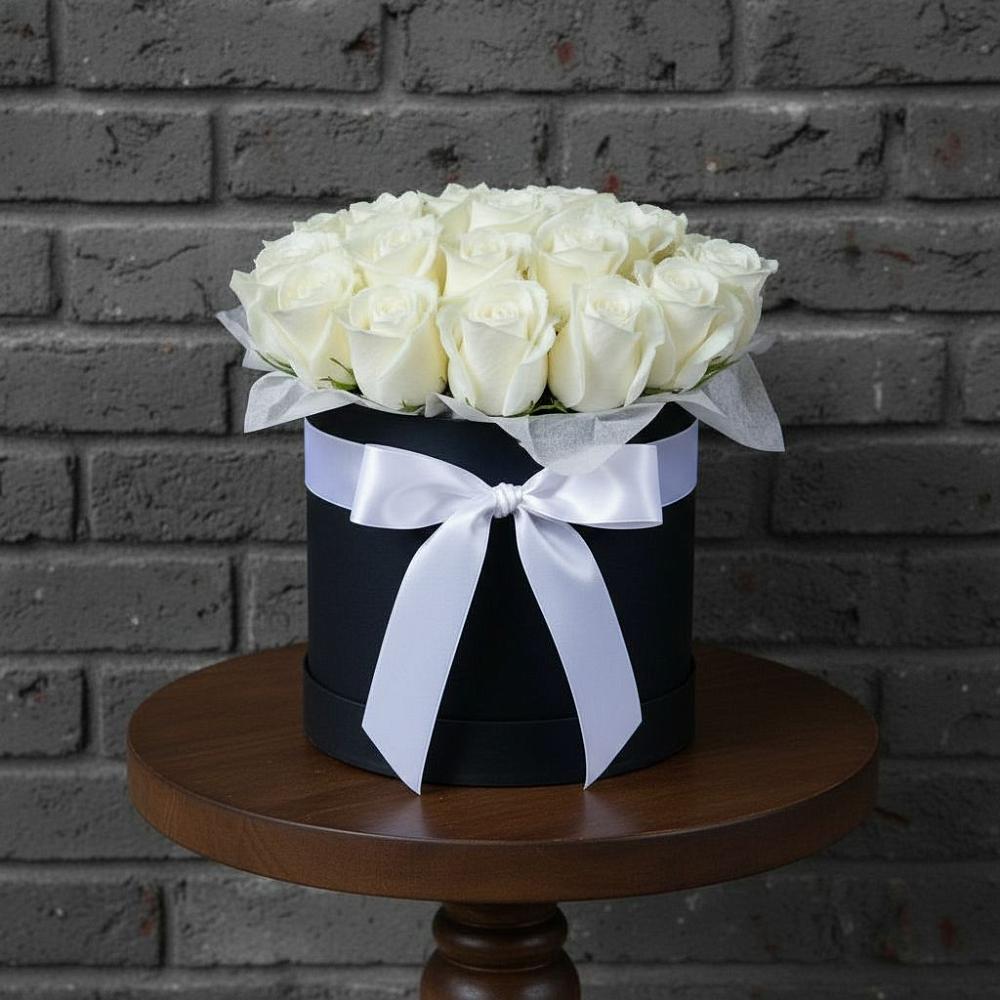 Цветочная композиция из Розы в шляпной коробке в Степном Ставропольский край