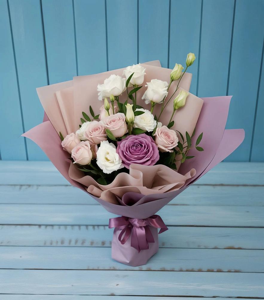 Букет цветов из: Розы и Лизиантусы в Степном Ставропольский край